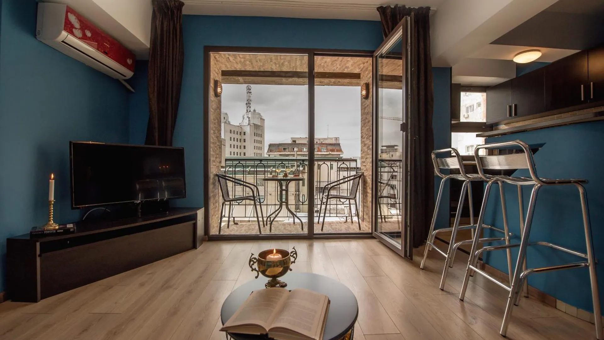 City-Centric Comfort: 1-Bedroom Apartment Near Military Circle Bucharest